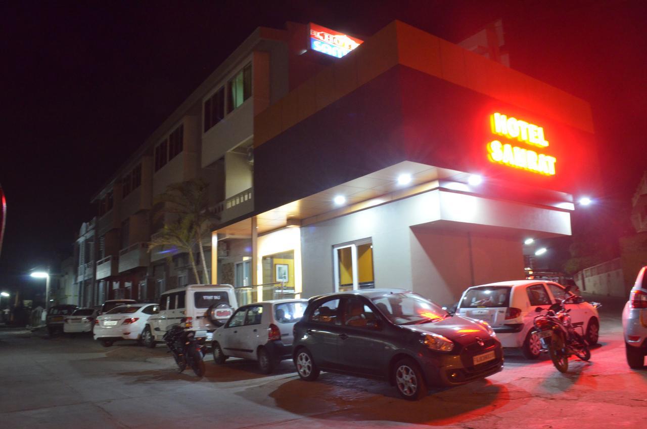 Hotel Samrat Diu Luaran gambar